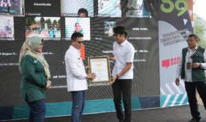 dinkes-kab-bandung-raih-penghargaan-rekor-muri-test-kebugaran-jasmani-dengan-peserta-terbanyak