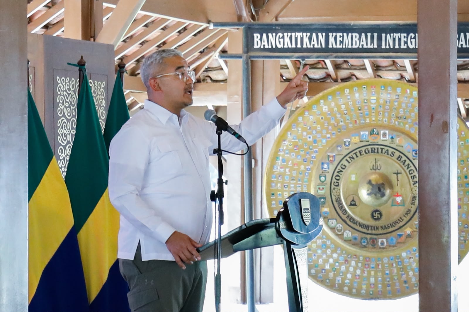 179025688093-wali-kota-ajak-mahasiswa-jadi-mitra-kritis-jaga-kota-bandung-dengan-idealisme-dan-moderasi