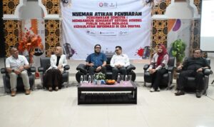 178427286295-wakil-ketua-dprd-jawa-barat-ono-surono-gotong-royong-harus-tetap-terjaga-di-tengah-perkembangan-media-sosial