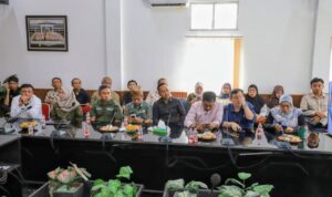179272103263-pansus-xxi-dprd-jabar-dorong-penguatan-komunitas-pengelola-sampah-berbasis-rumah-tangga-melalui-ranperda